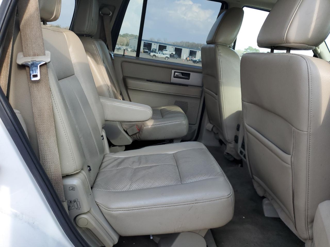 2012 Ford Expedition - Image 12