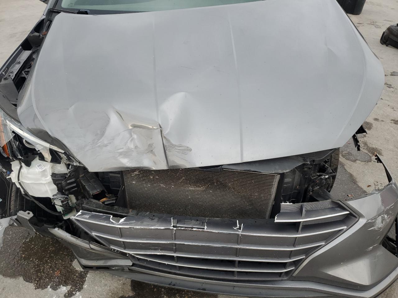 2019 Hyundai Elantra - Image 11