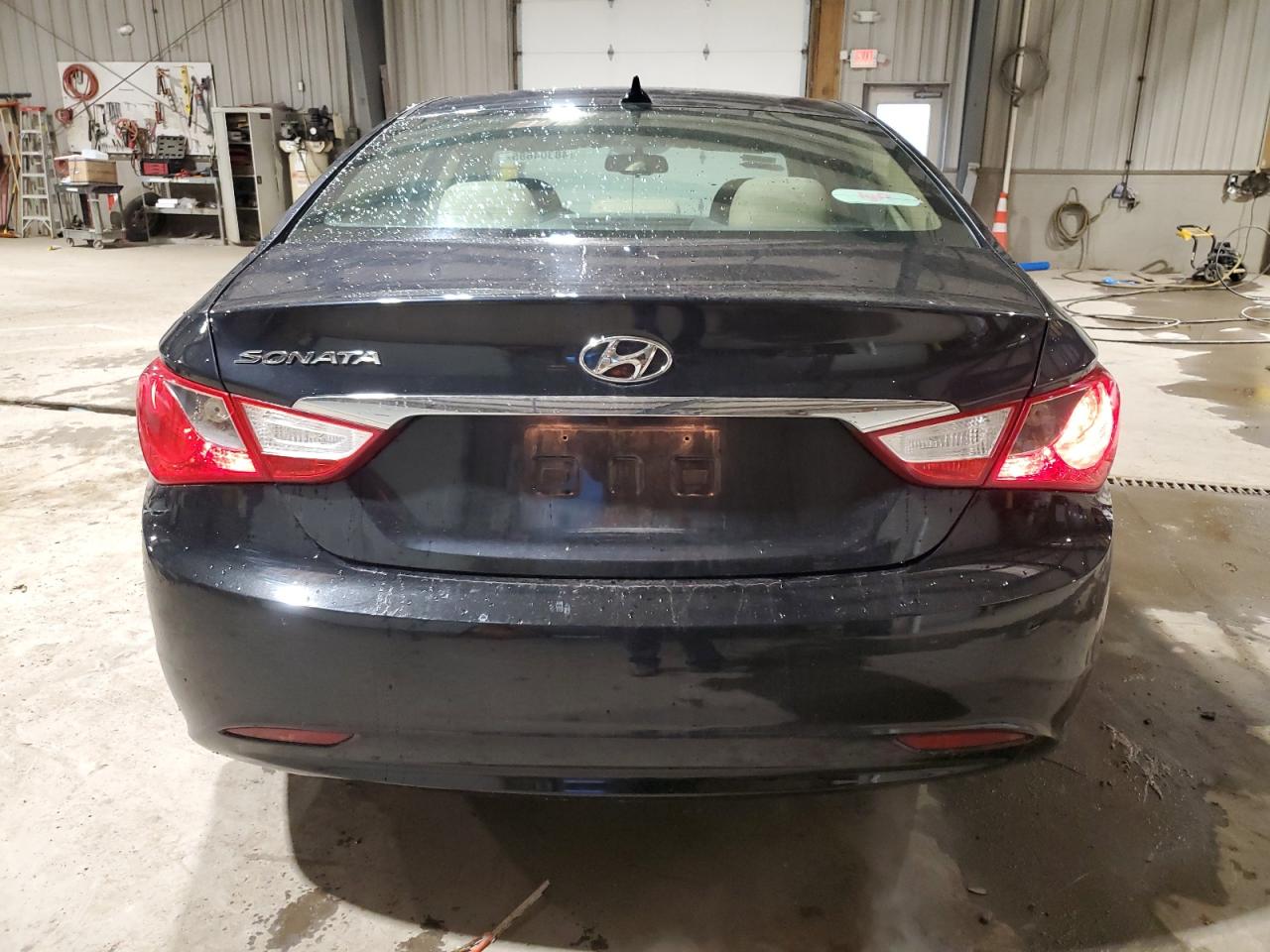 2012 Hyundai Sonata - Image 6