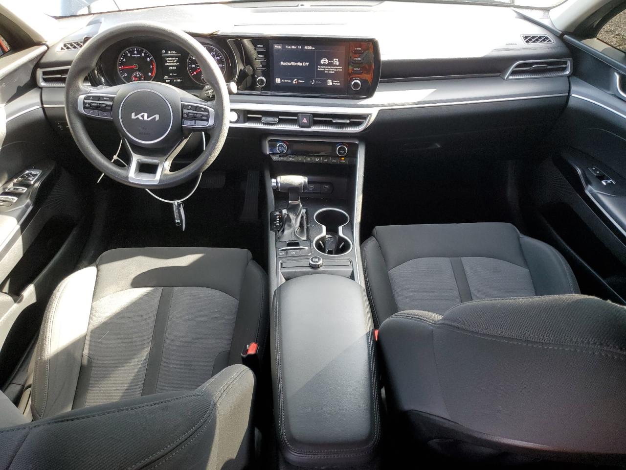 2022 Kia K5 - Image 8