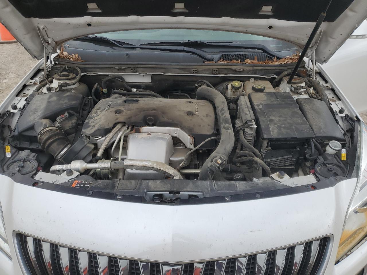 2017 Buick Regal - Image 11