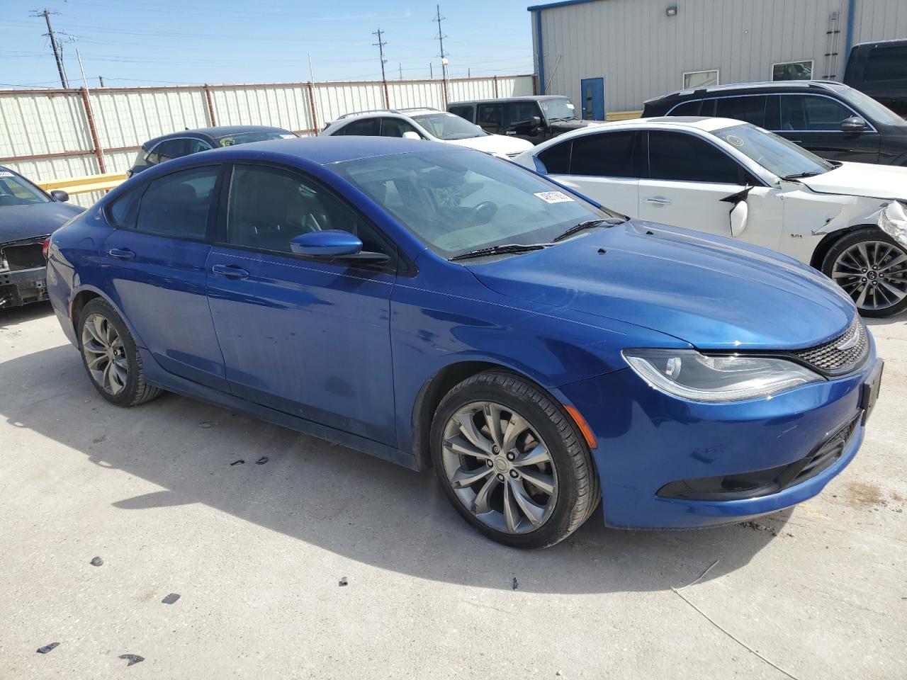 2016 Chrysler 200 - Image 4