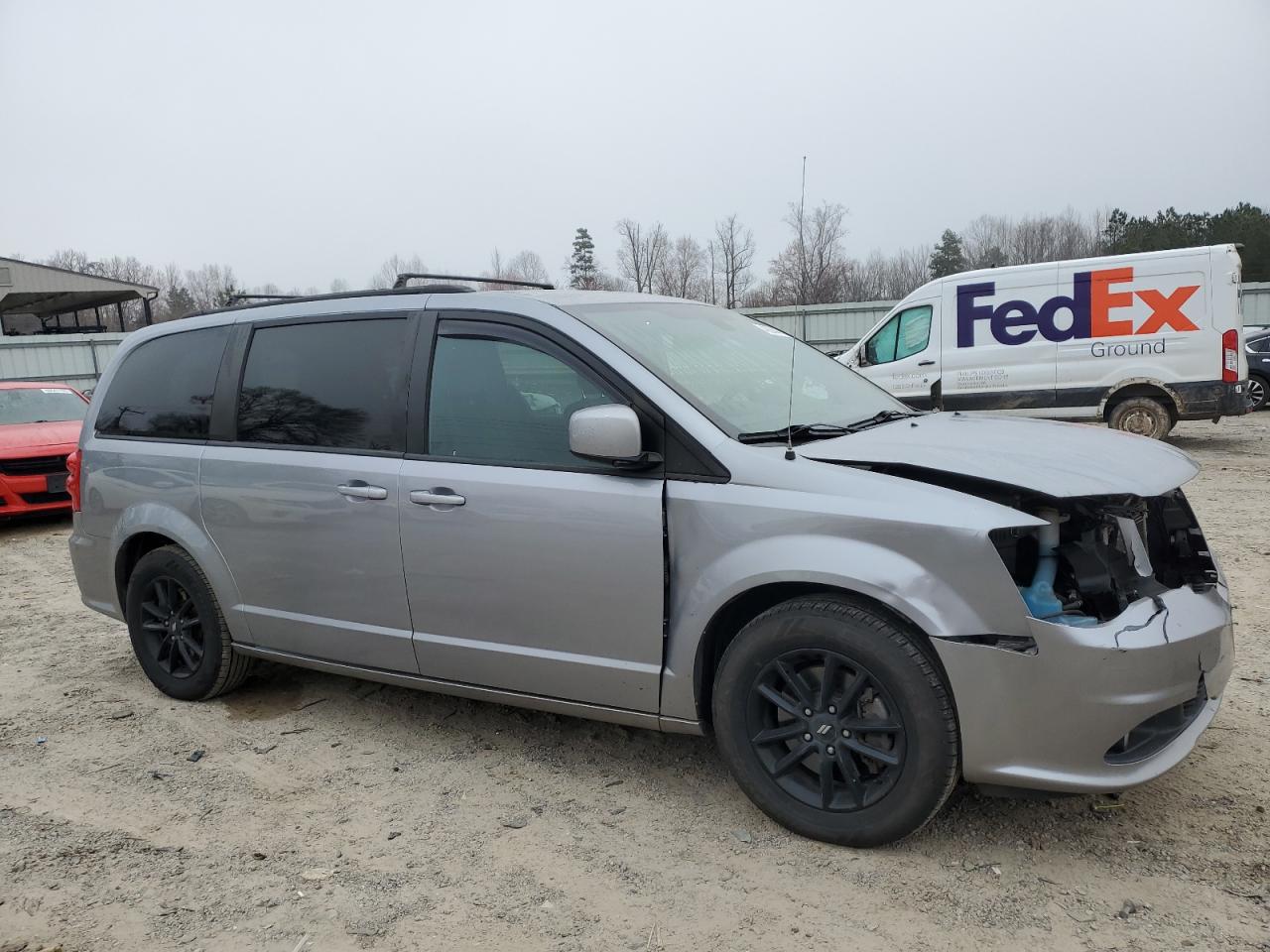 2019 Dodge Caravan - Image 4