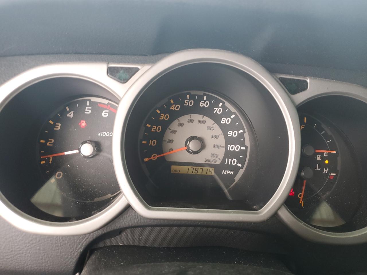2004 Toyota 4Runner - Image 9