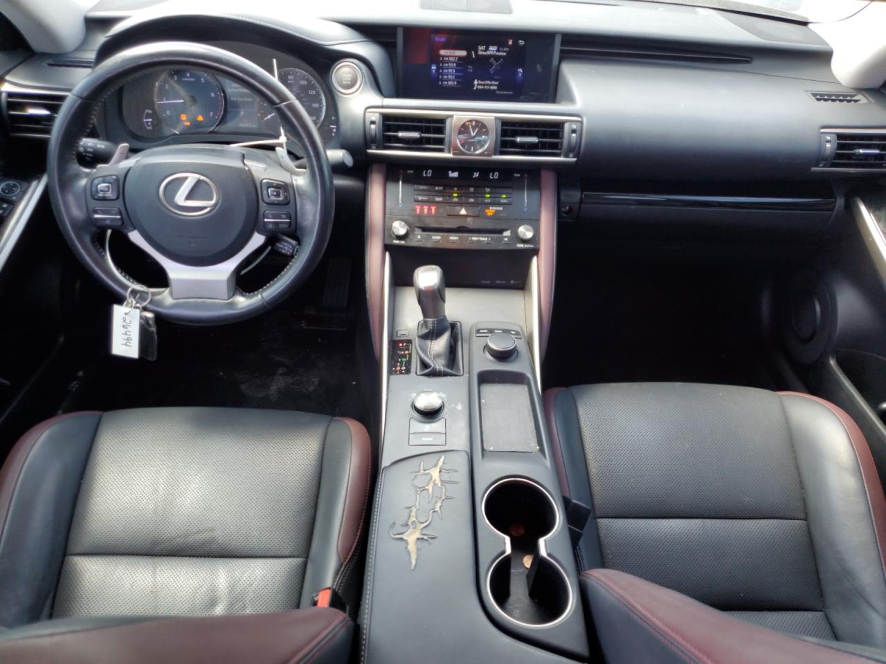 2017 Lexus IS - Image 8