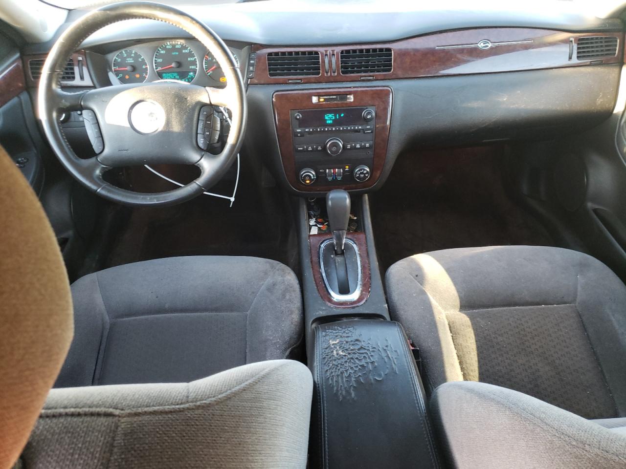 2010 Chevrolet Impala - Image 8
