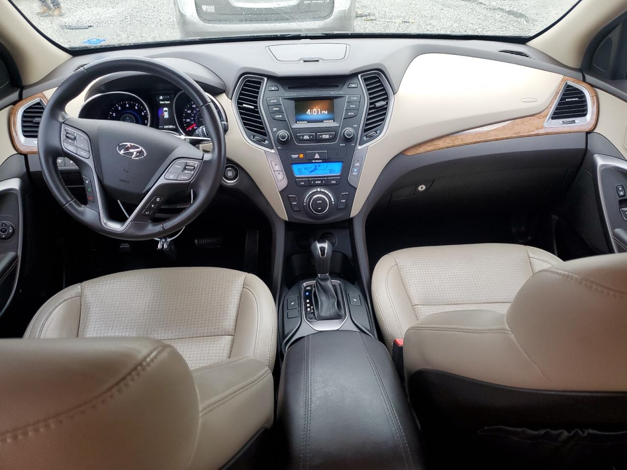 2014 Hyundai Santa Fe - Image 8