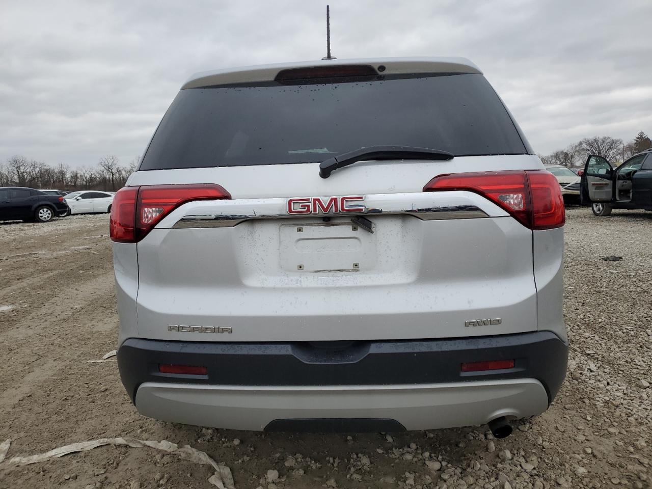2017 GMC Acadia - Image 6