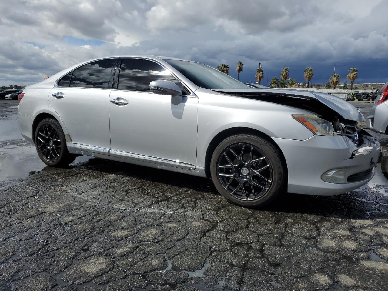 2011 Lexus ES - Image 4