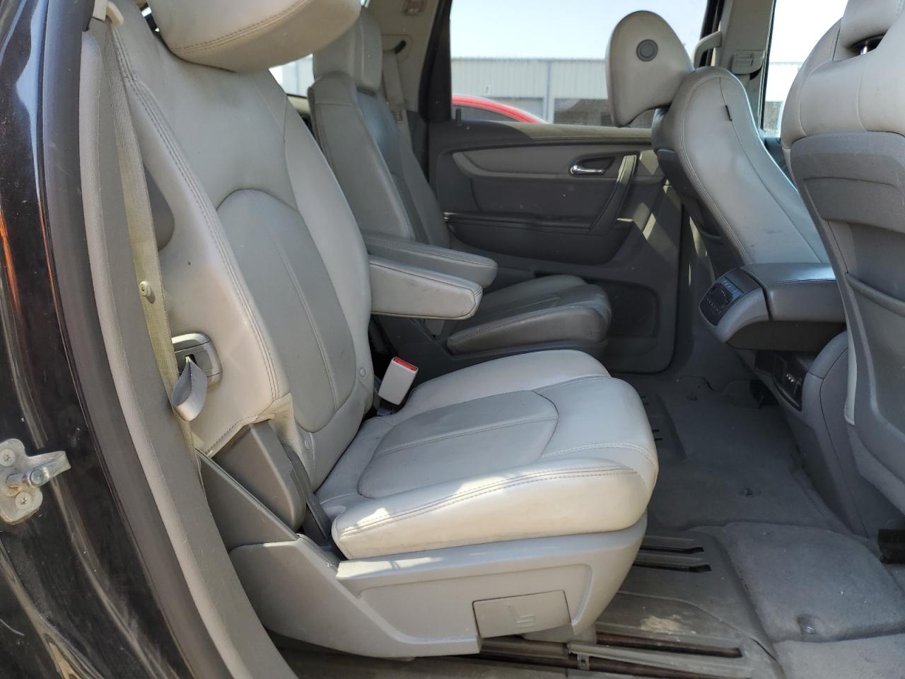 2013 Chevrolet Traverse - Image 11