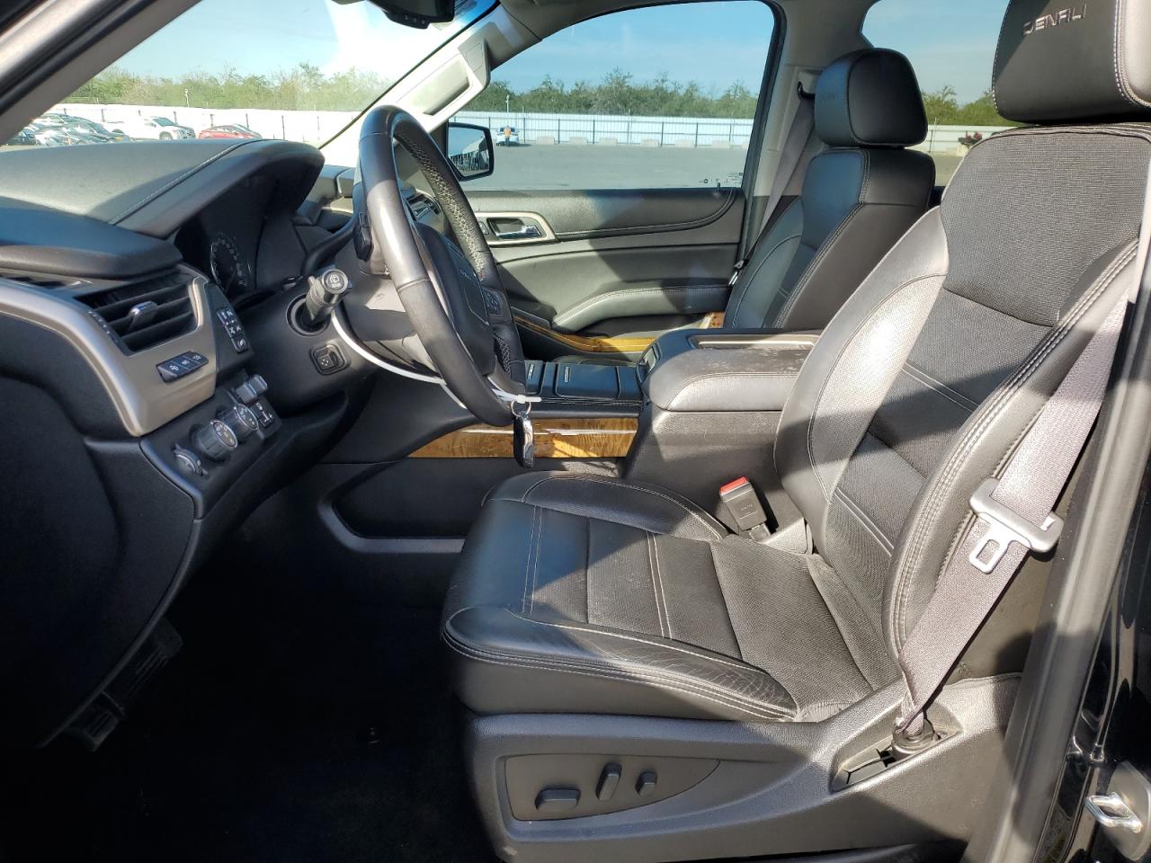 2017 GMC Yukon - Image 7