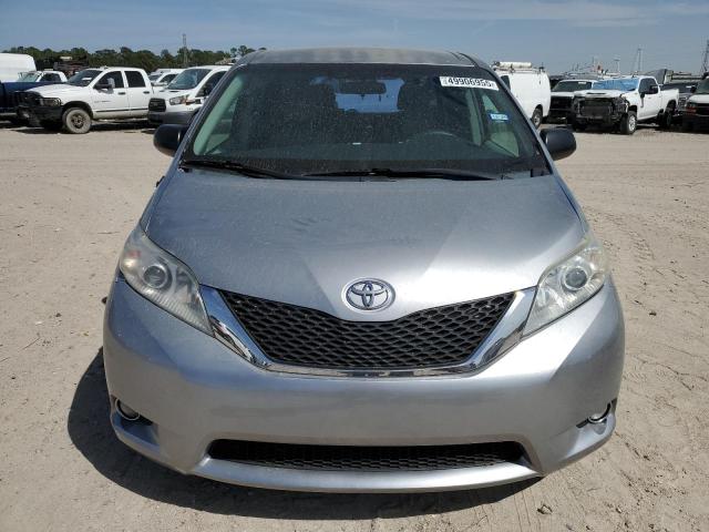  TOYOTA SIENNA 2012 Серебристый