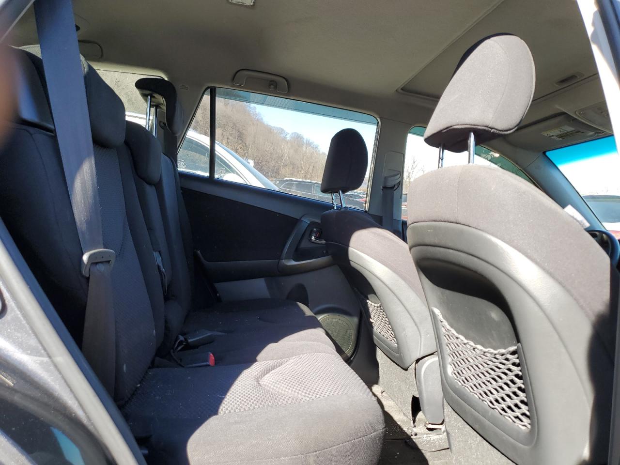 2010 Toyota RAV 4 - Image 11