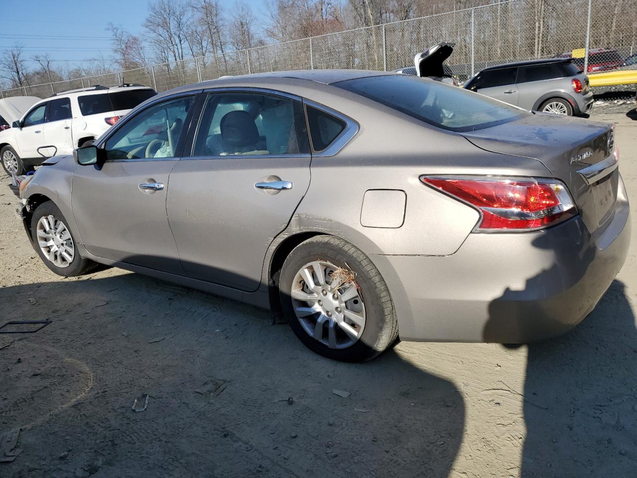 2015 Nissan Altima - Image 2