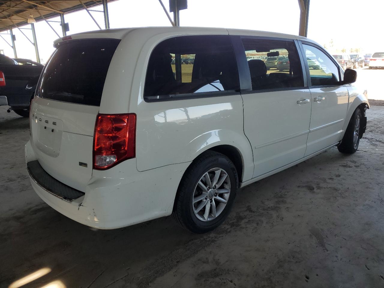 2013 Dodge Caravan - Image 3