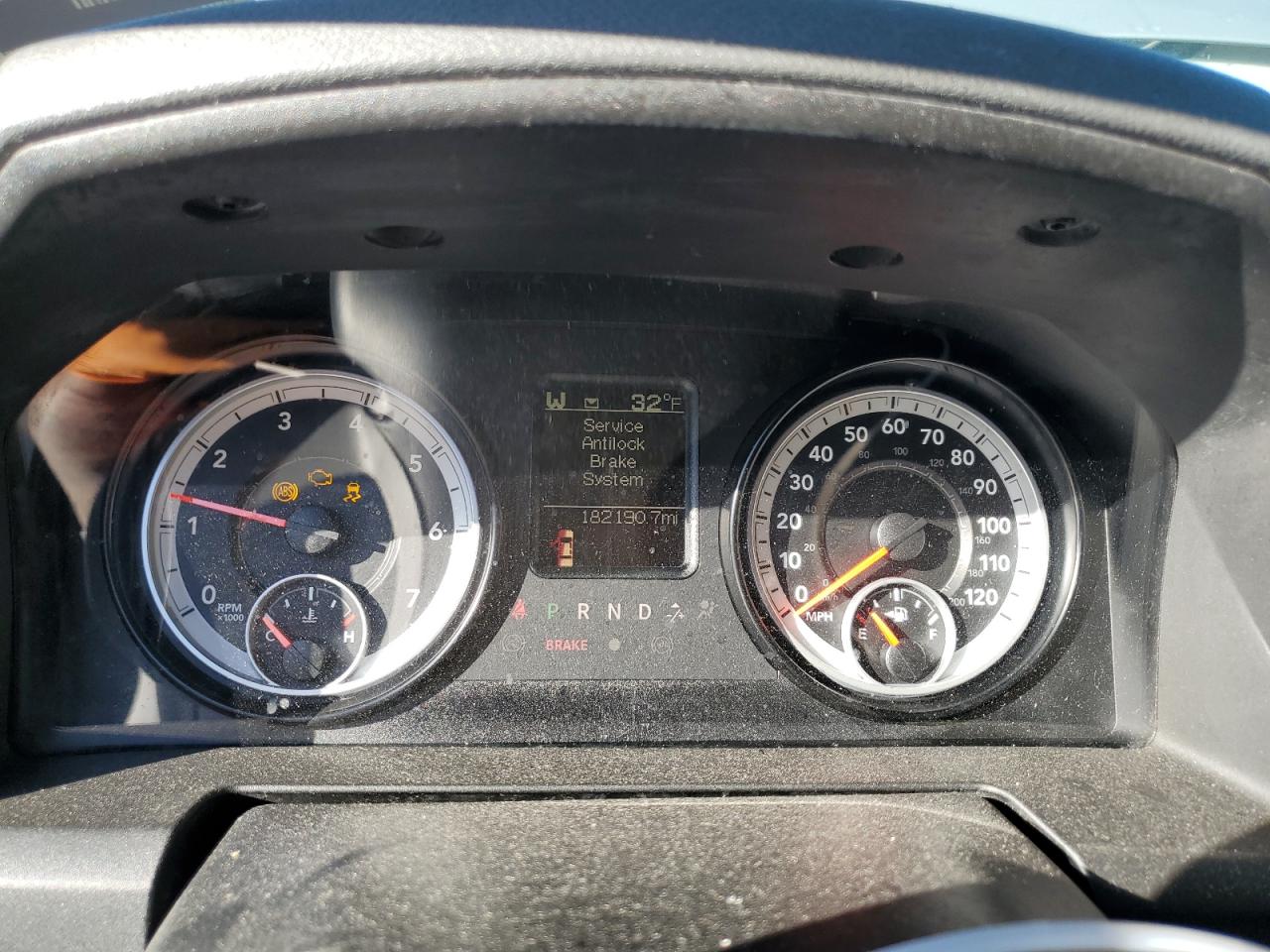 2015 RAM 1500 - Image 9