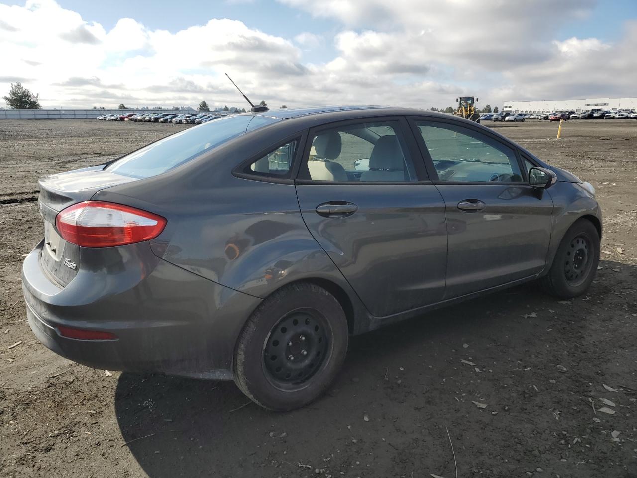 2015 Ford Fiesta - Image 3