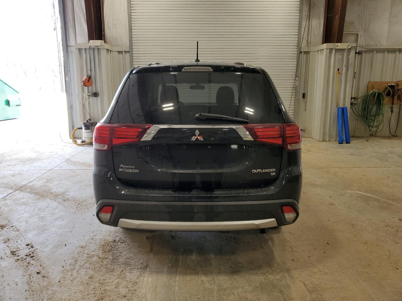 2016 Mitsubishi Outlander - Image 6