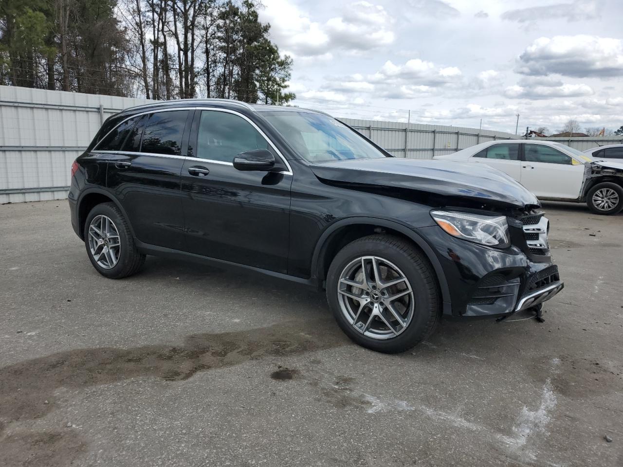 2018 Mercedes-Benz GLC - Image 4