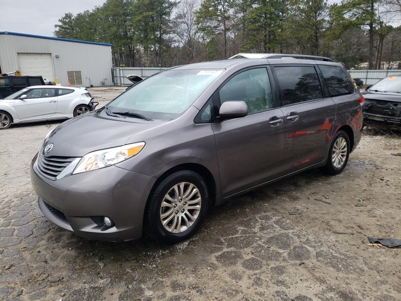 2011 Toyota Sienna - Image 1