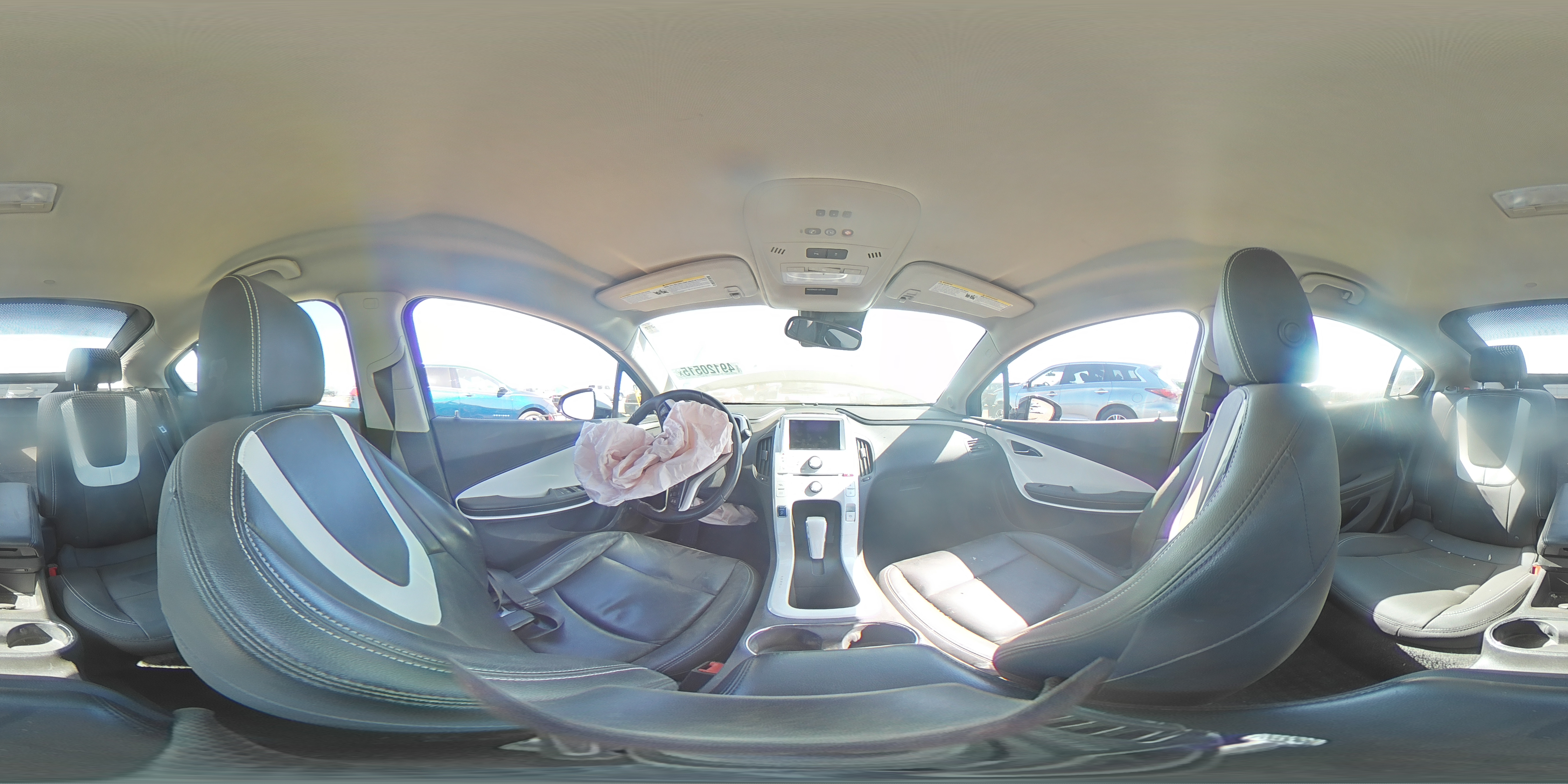 2013 Chevrolet Volt - Image 13