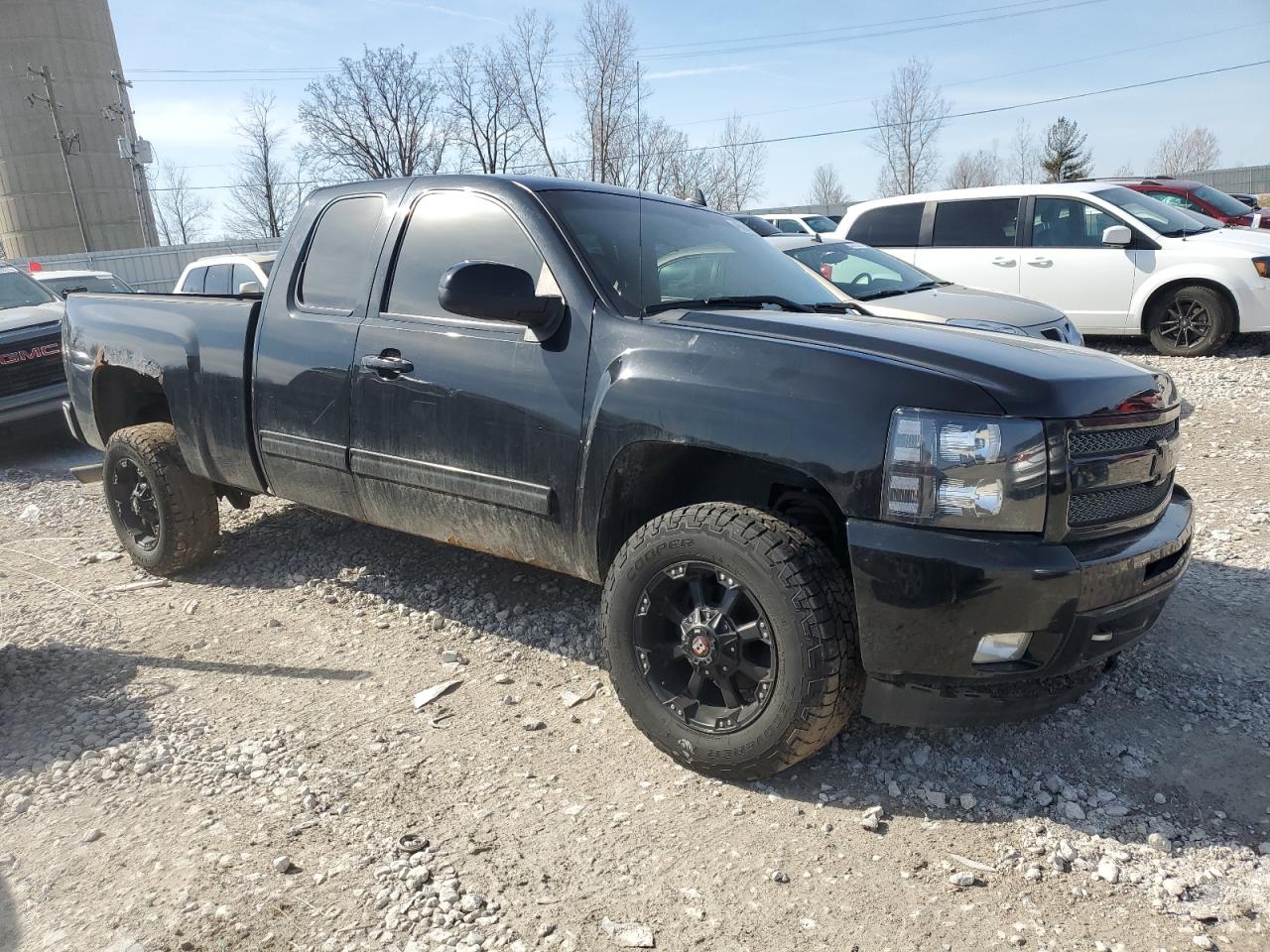 2011 Chevrolet Silverado - Image 4