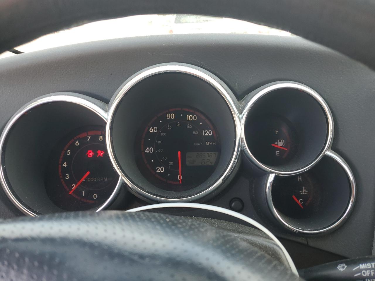 2005 Pontiac Vibe - Image 9