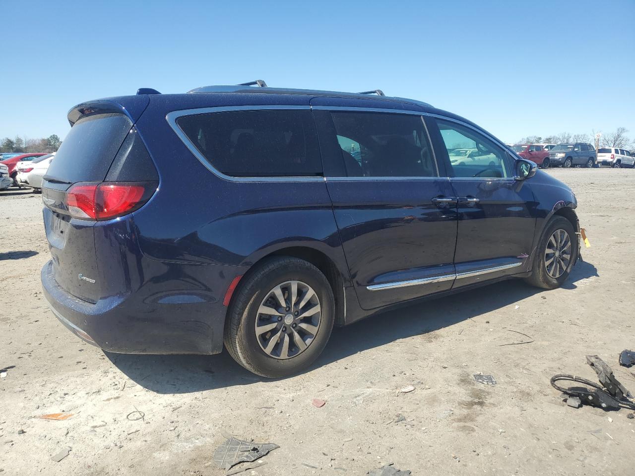 2019 Chrysler Pacifica - Image 3