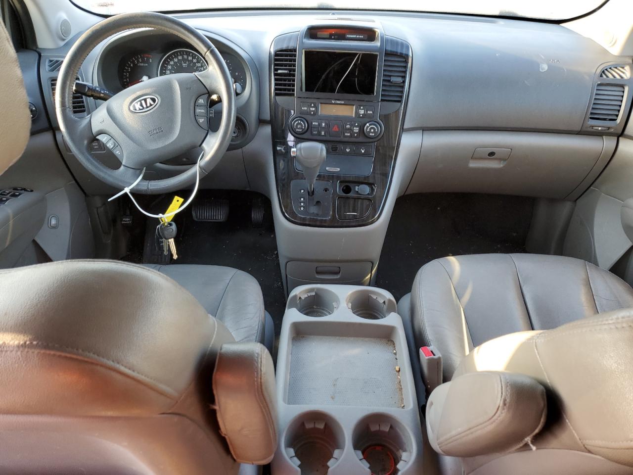 2011 Kia Sedona - Image 8