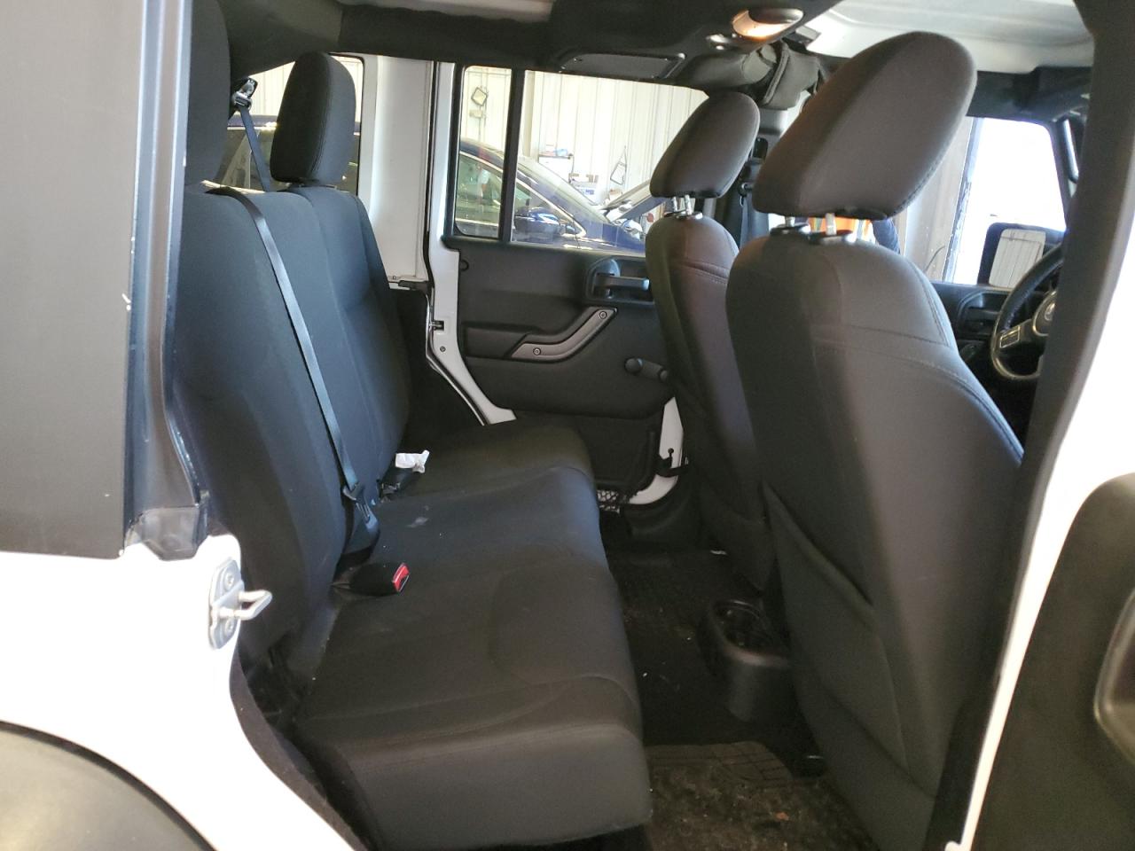 2015 Jeep Wrangler - Image 11