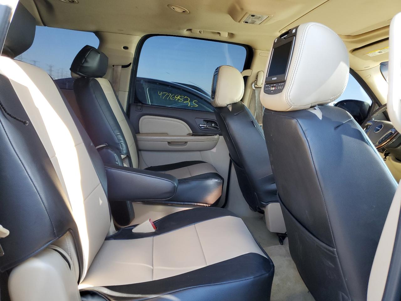 2007 GMC Yukon - Image 11