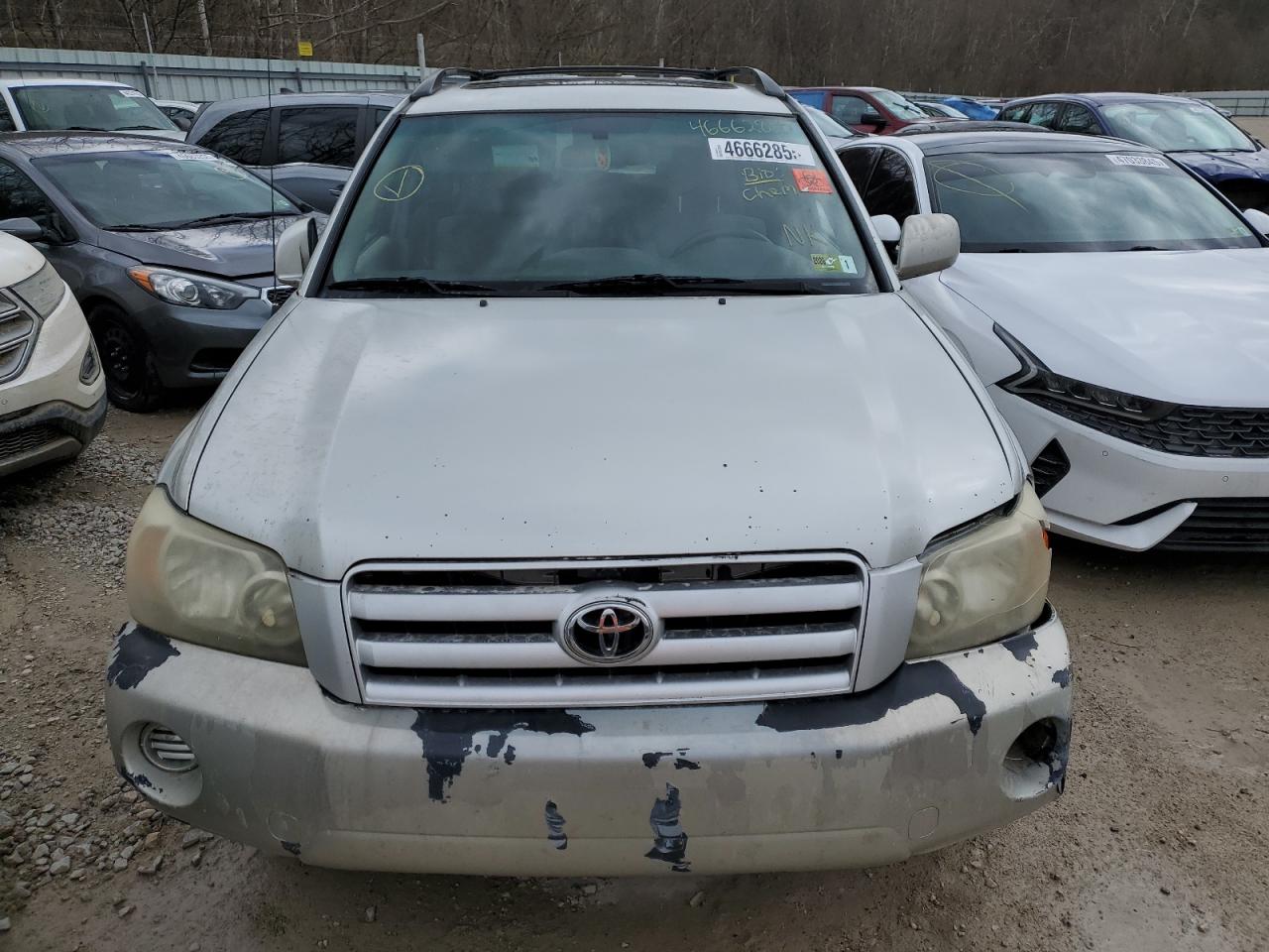 2004 Toyota Highlander - Image 5