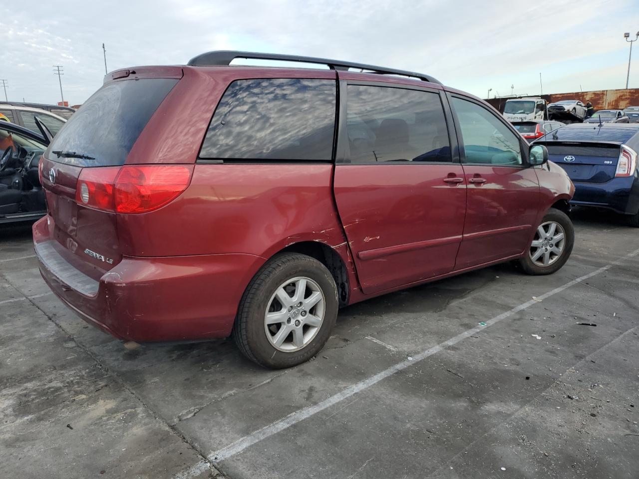 2009 Toyota Sienna - Image 3