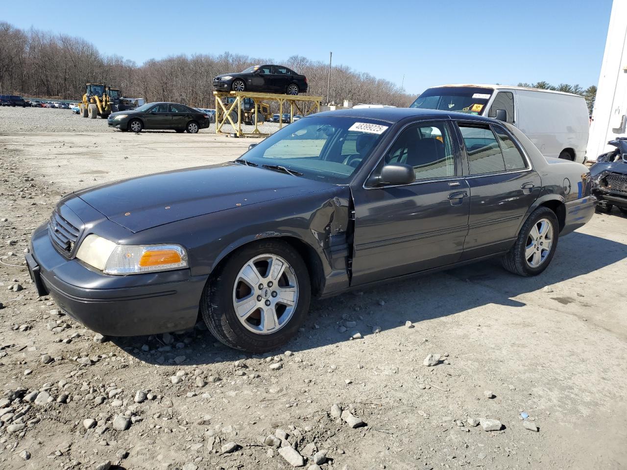 2005 Ford Crown Victoria - Image 1