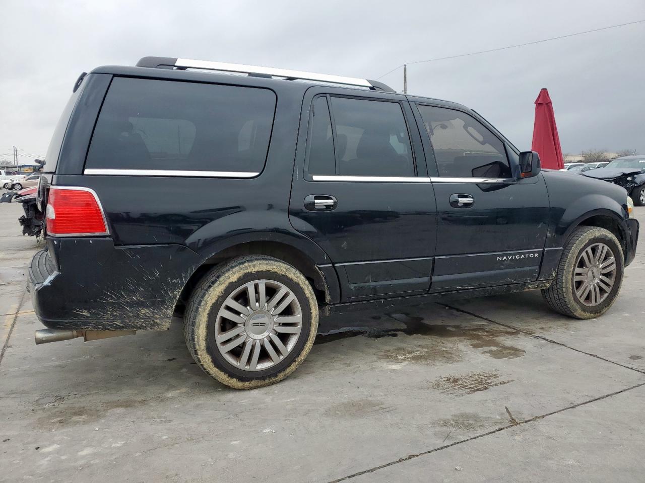2009 Lincoln Navigator - Image 3