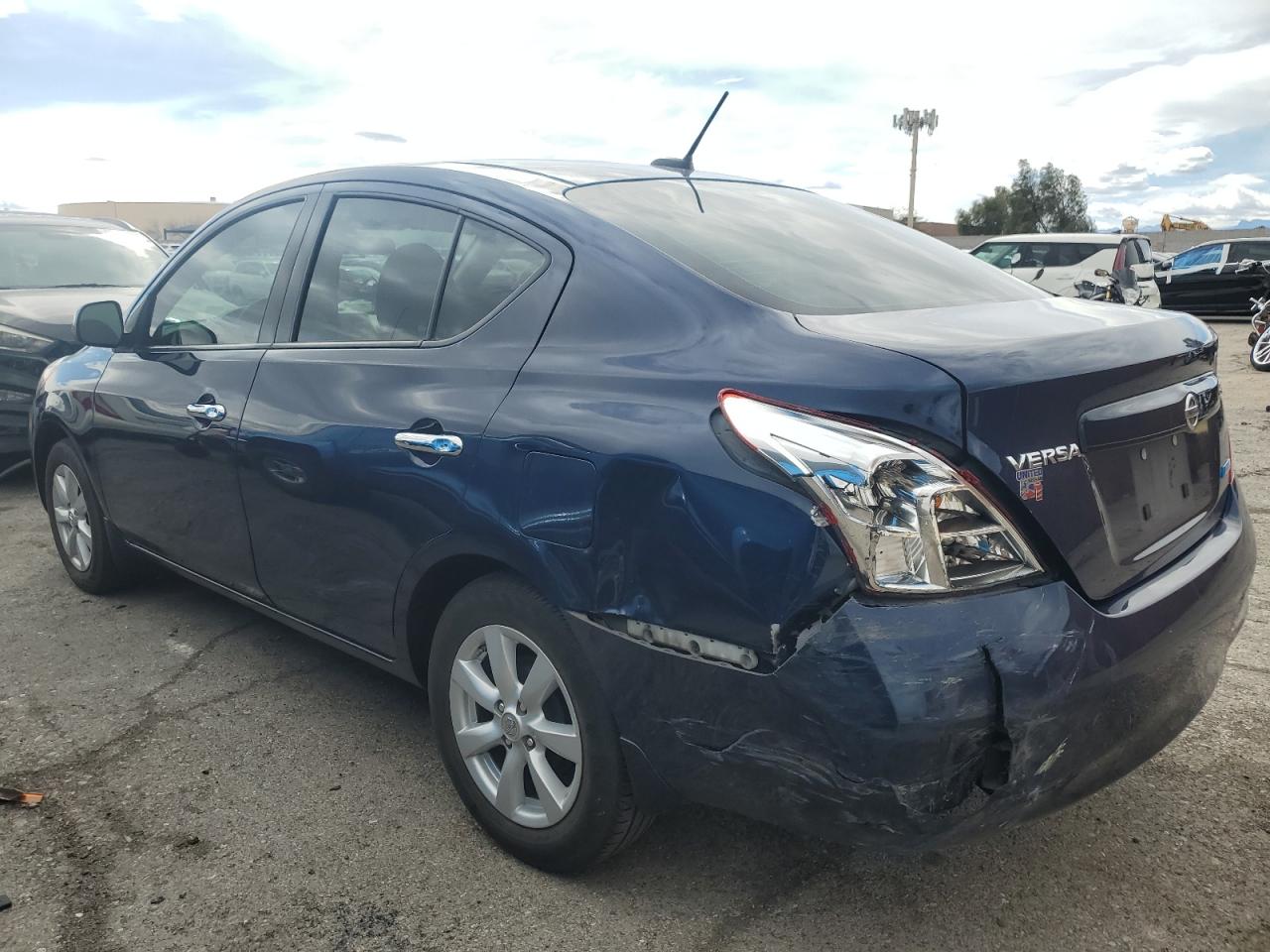 2012 Nissan Versa - Image 2