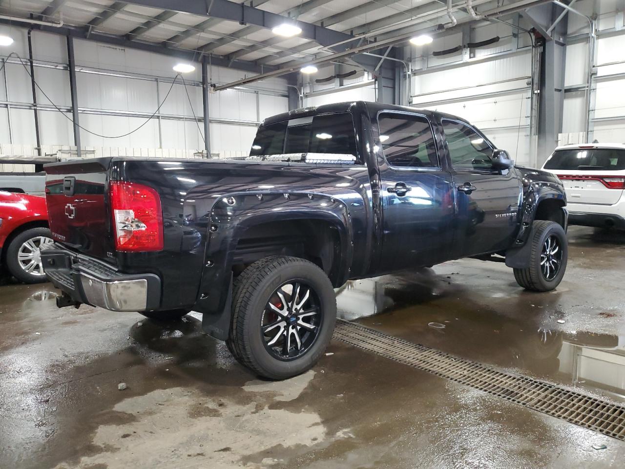 2012 Chevrolet Silverado - Image 3