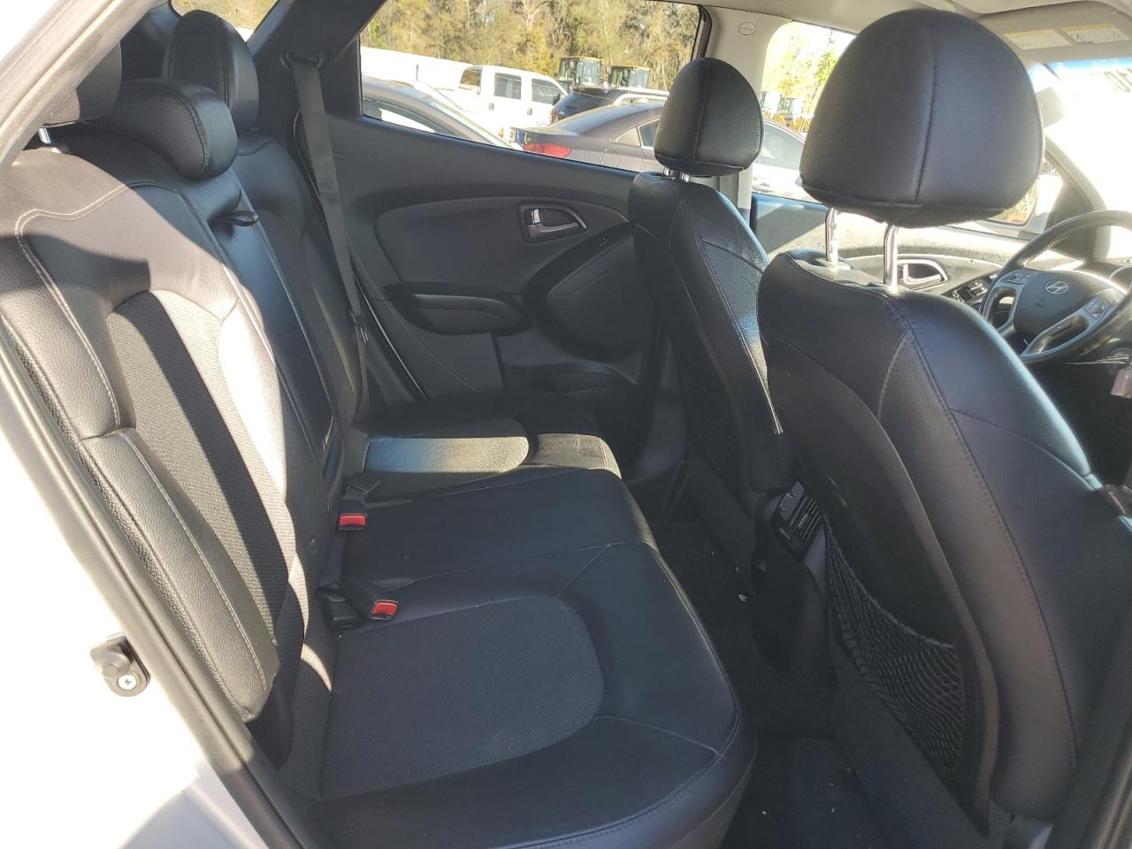 2014 Hyundai Tucson - Image 11