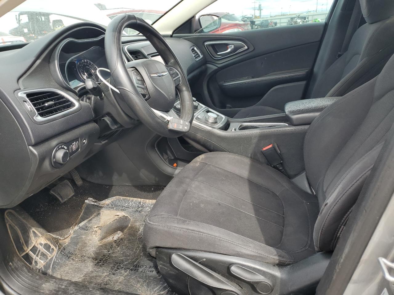 2015 Chrysler 200 - Image 7