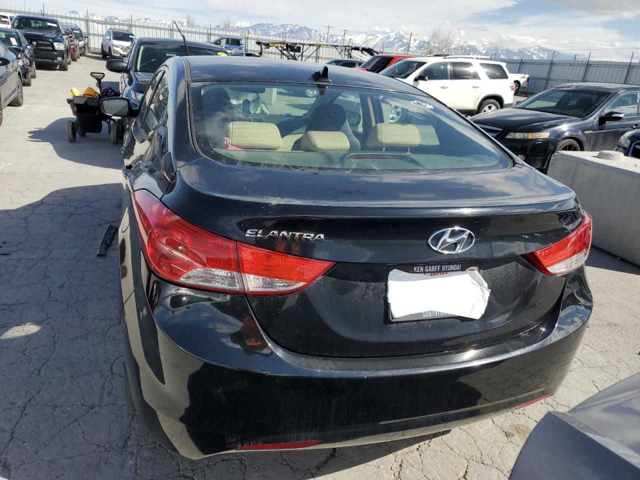 2013 Hyundai Elantra - Image 6