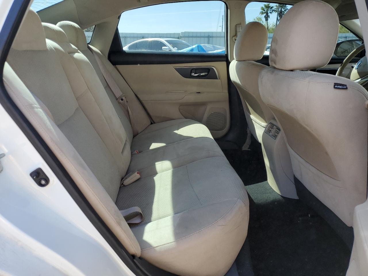 2015 Nissan Altima - Image 10
