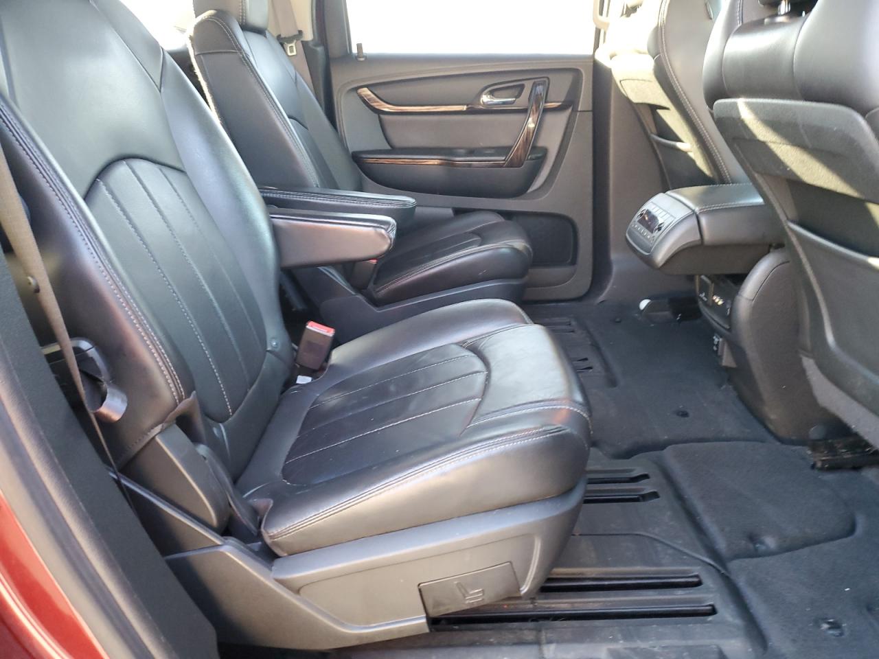 2015 GMC Acadia - Image 11