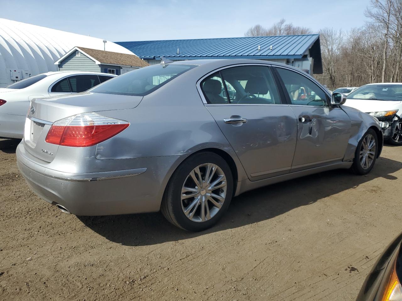 2010 Hyundai Genesis - Image 3