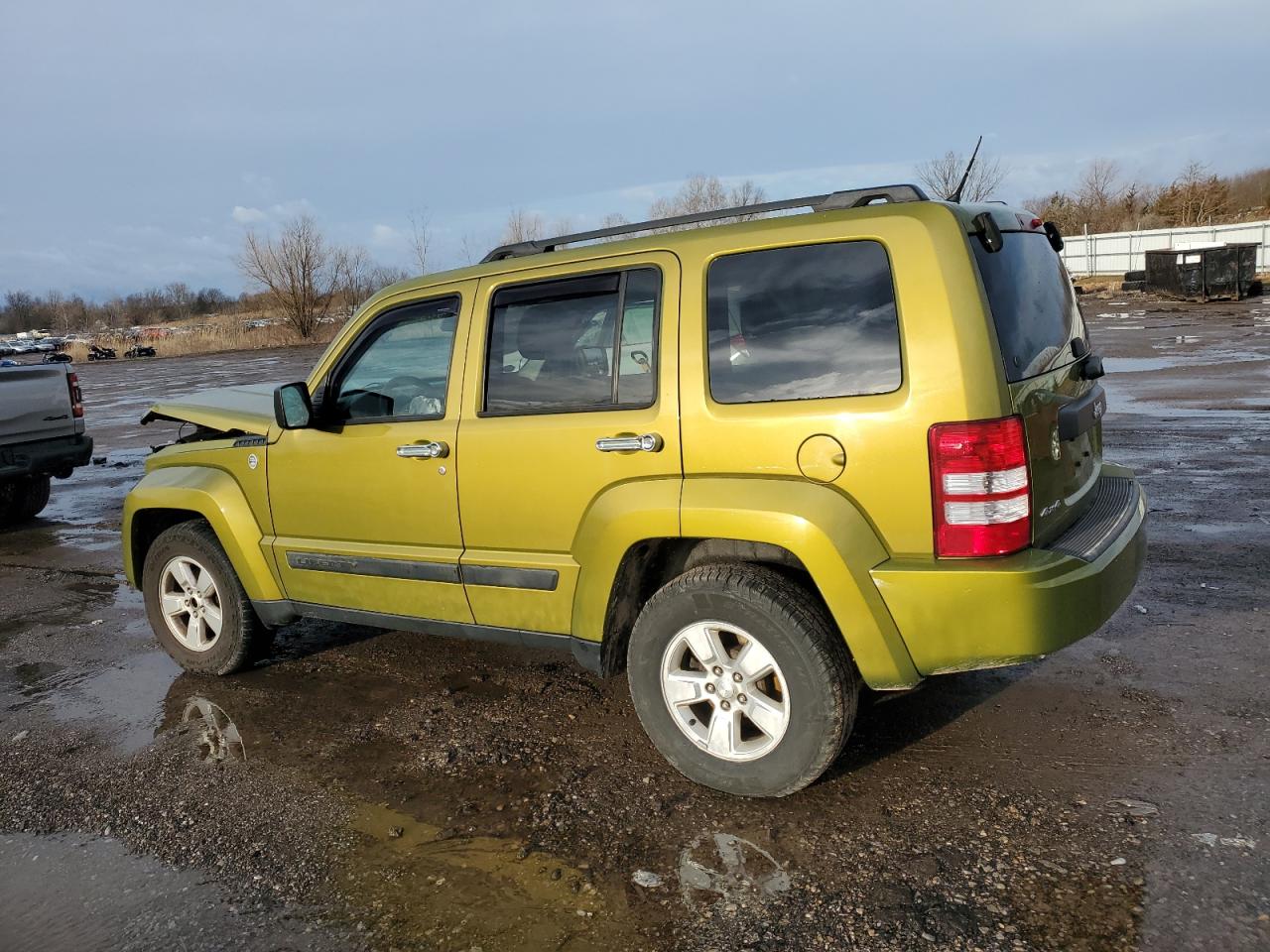 2012 Jeep Liberty (North America) - Image 2