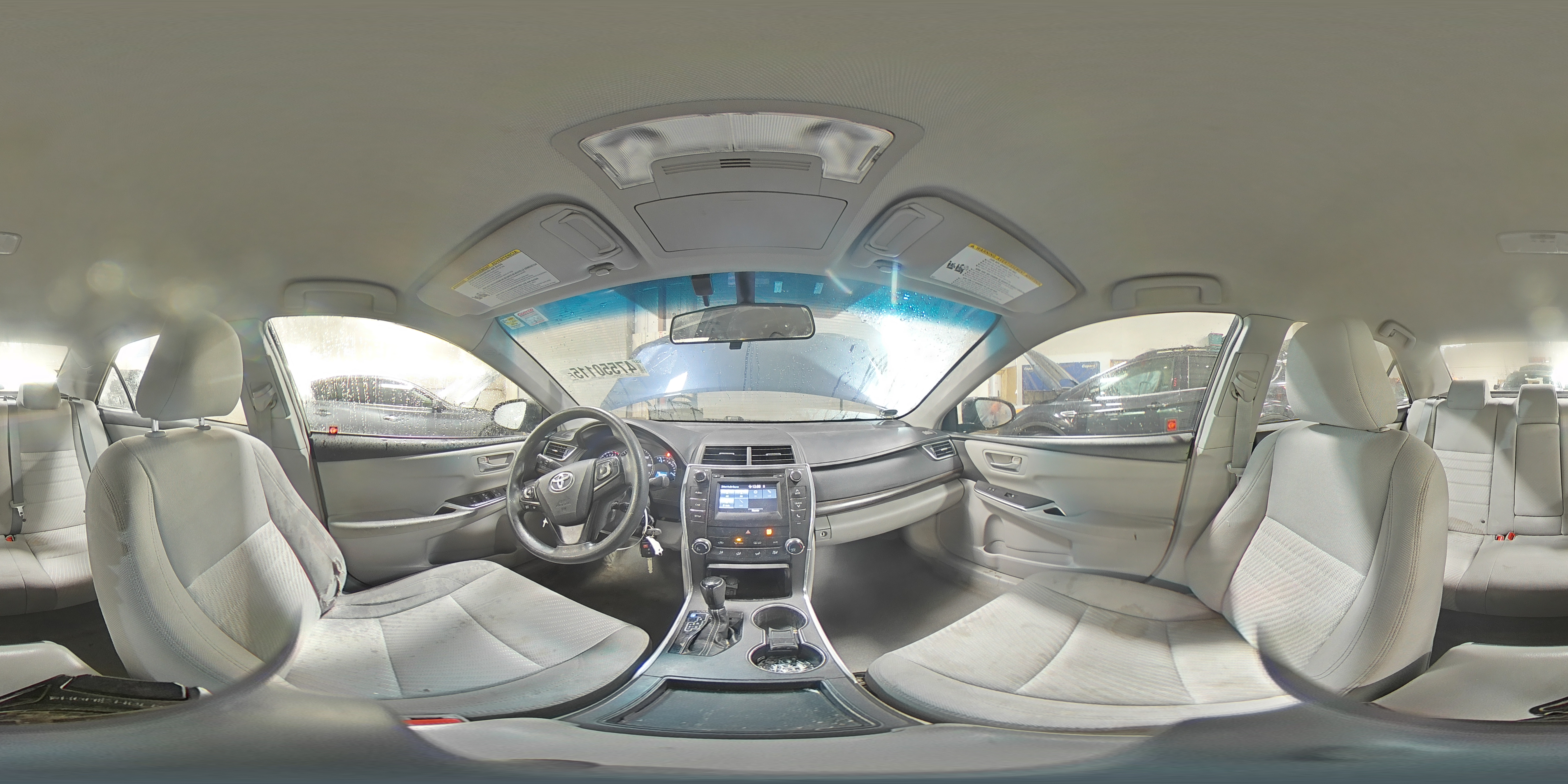 2015 Toyota Camry - Image 15