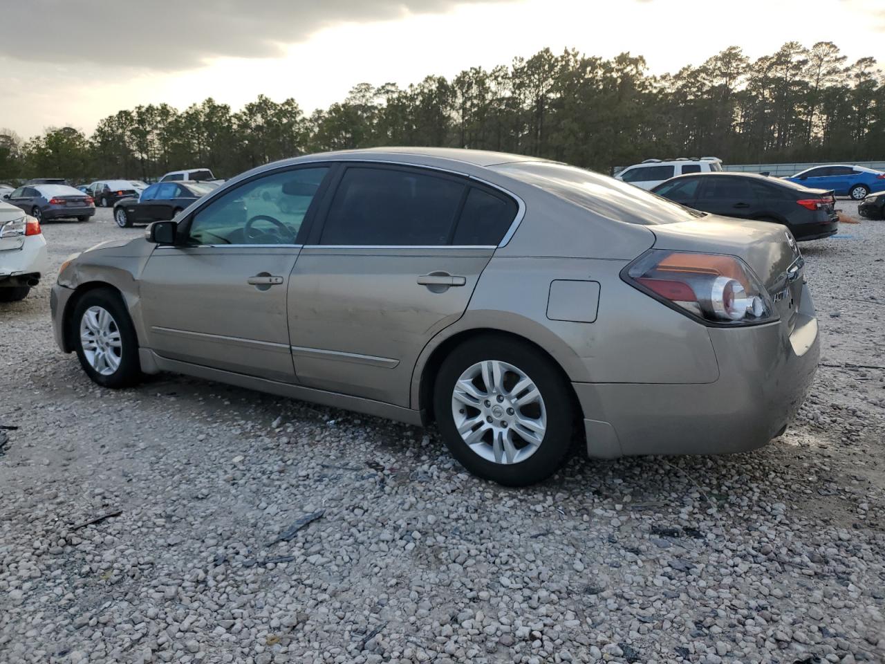 2011 Nissan Altima - Image 2
