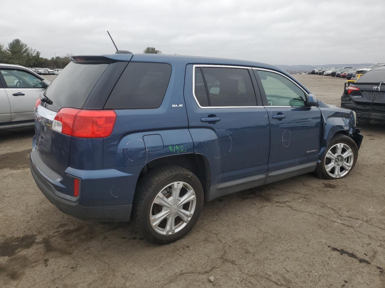 2017 GMC Terrain - Image 3
