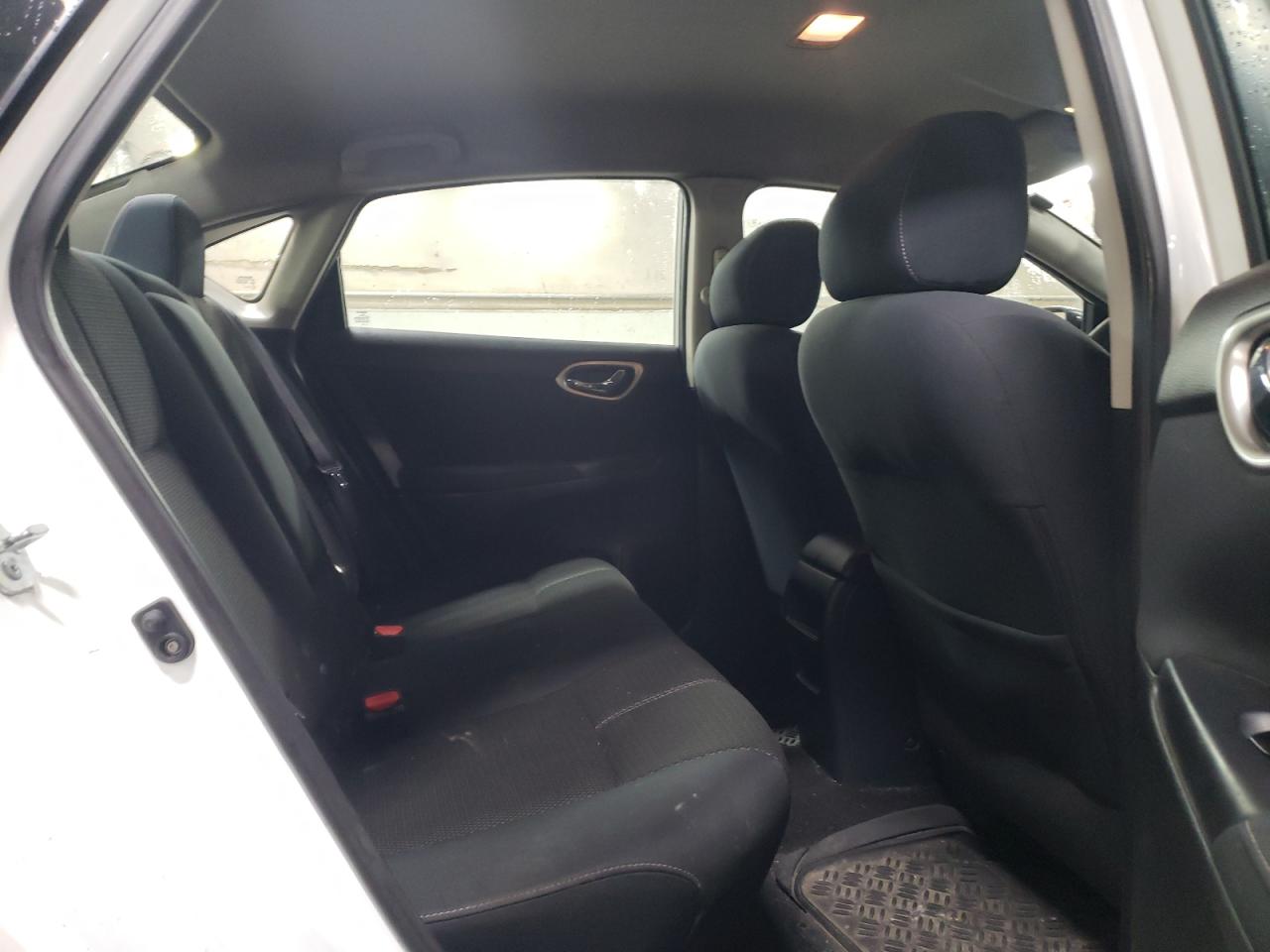 2015 Nissan Sentra - Image 10