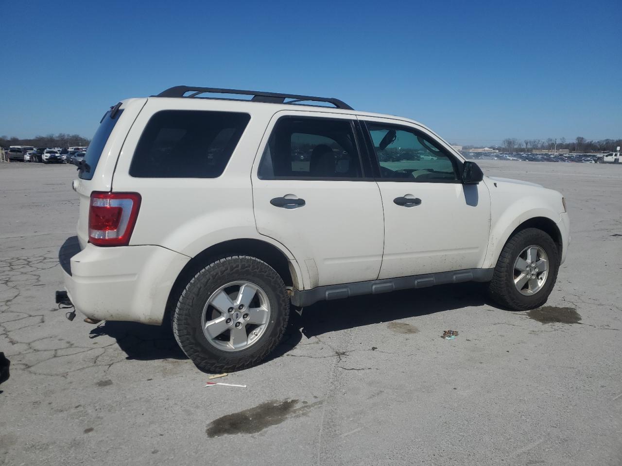 2011 Ford Escape - Image 3
