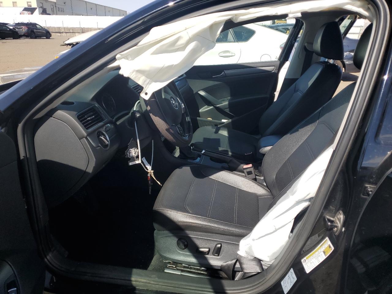 2014 Volkswagen Passat - Image 7